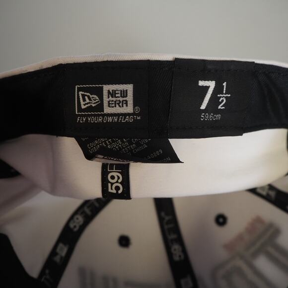 New Era 59Fifty "I'm The Truth" Fitted Hat Sz 7 1/2 Flat Brim Black White Red - Picture 6 of 8